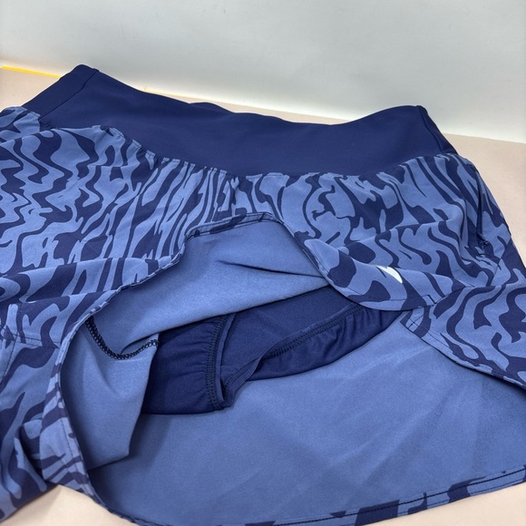 Medium Brooks Sample Women's Blue Patterned Shorts new - Picture 3 of 16